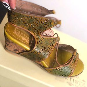 L'artiste Wedge Sandals